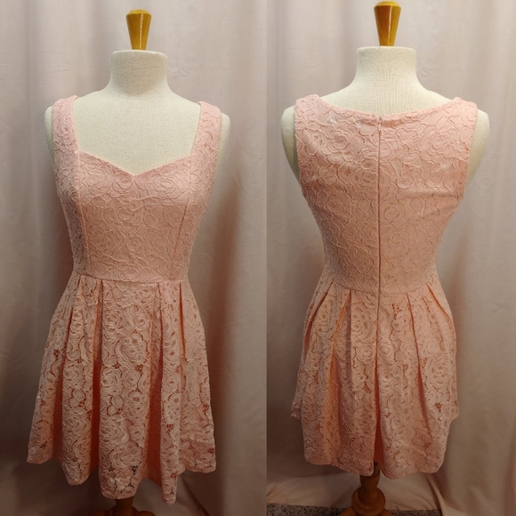 Pretty Seashell Pink Lace Sleeveless Dress by Dina Be ~ Size S ~ Heart Neck - Picture 1 of 10